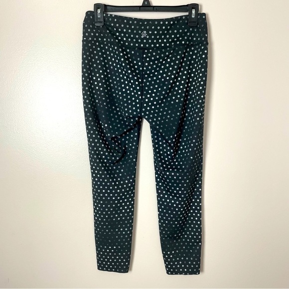 Athleta Crystal Chaturanga Reversible Leggings | Black or Polka-Dot - Picture 3 of 8